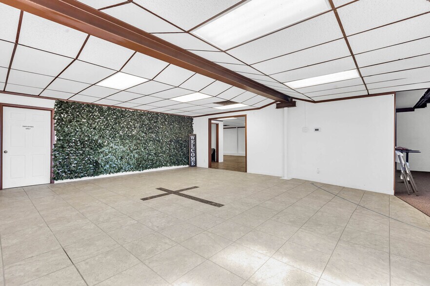 More Photos Of 2201 Kermit Hwy, Odessa Restaurant For Sale
