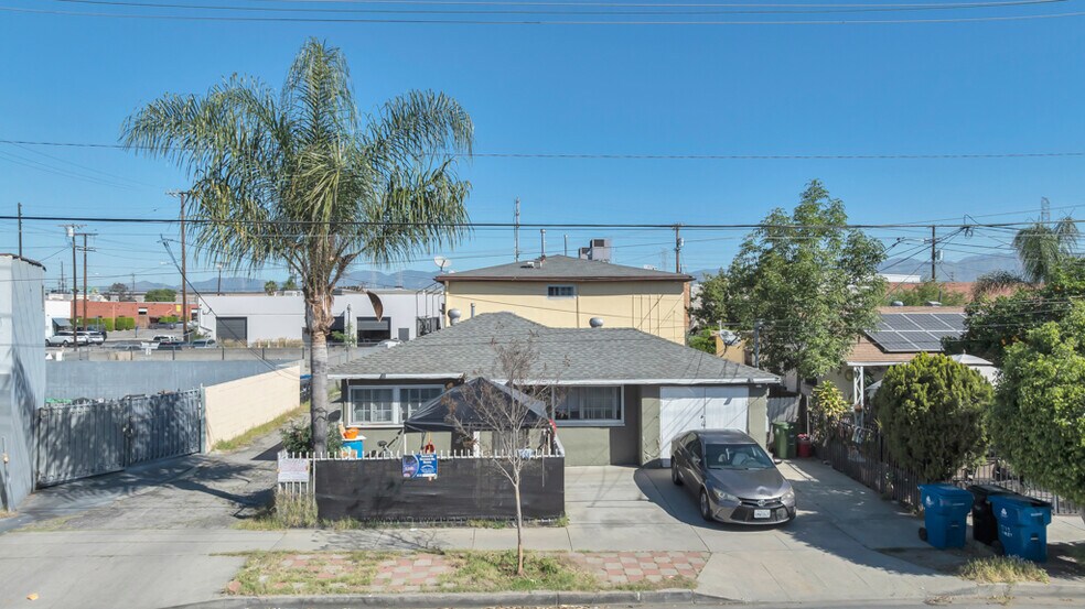 More Photos Of 11853 Hart St, North Hollywood Multifamily For Sale