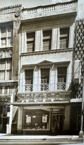 Primary Photo Of 205 Peachtree St, Atlanta Storefront For Sale