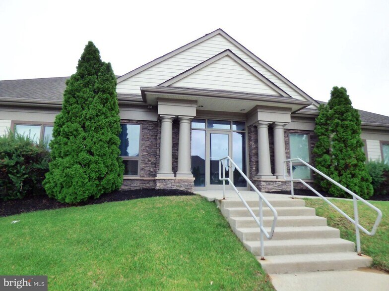More Photos Of 101 Lexington Rd, Woolwich Office For Lease