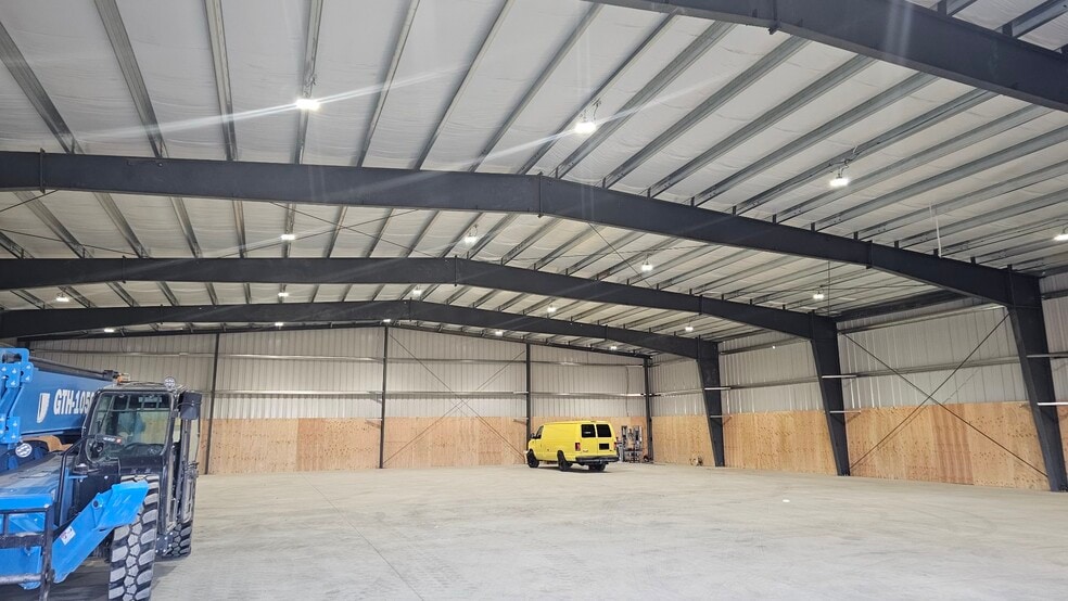 More Photos Of 7750 Randolph Rd NE, Moses Lake Distribution For Lease