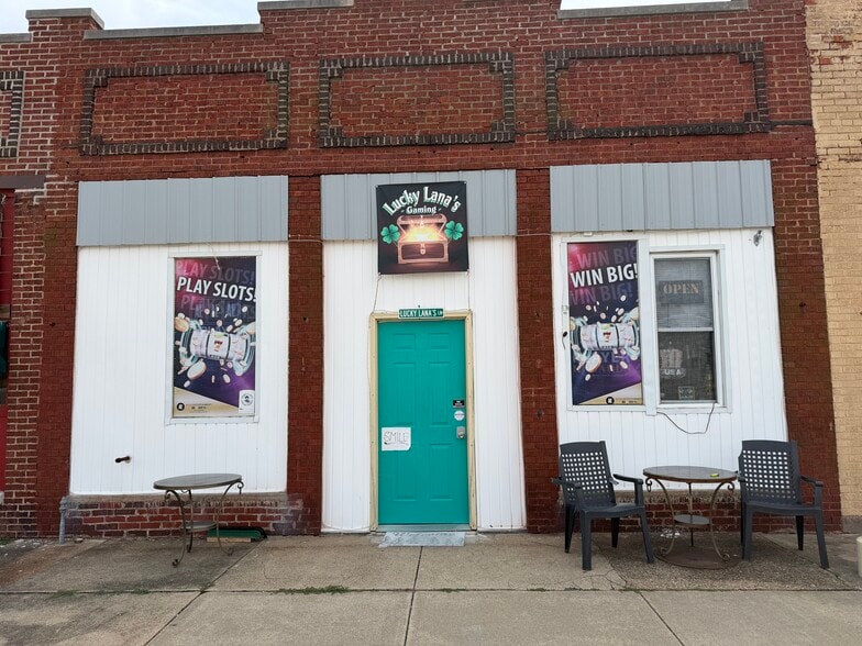 Primary Photo Of 130 Central Ave, Kincaid General Retail For Sale