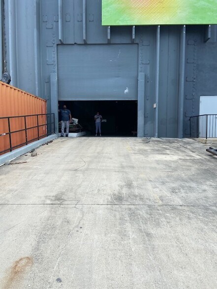 More Photos Of 5300 N Powerline Rd, Fort Lauderdale Warehouse For Lease