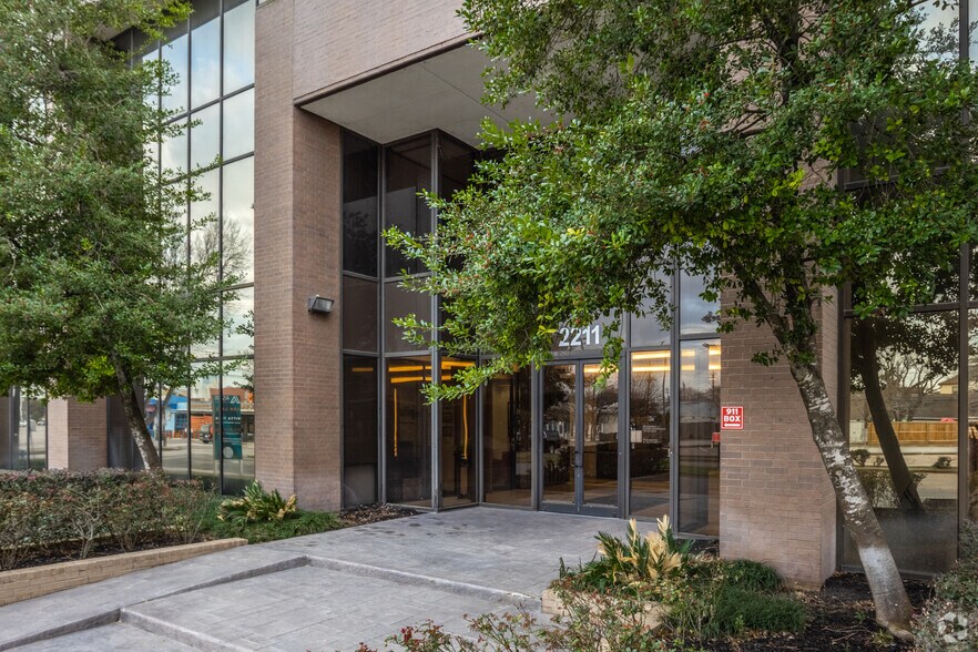 More Photos Of 2211 Norfolk St, Houston Office For Lease