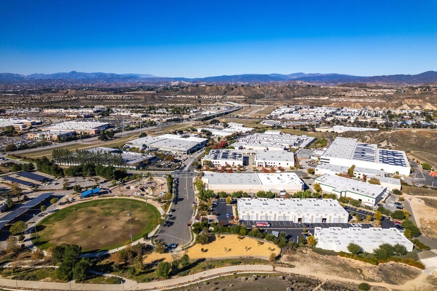 More Photos Of 26340-26354 Ruether Ave, Santa Clarita Unknown For Lease