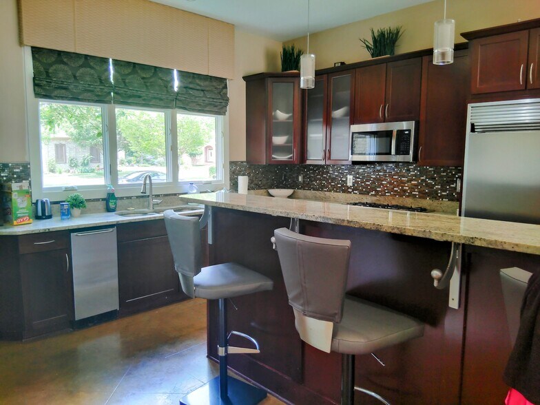 More Photos Of 120 Founders Ln, Memphis Specialty For Sale