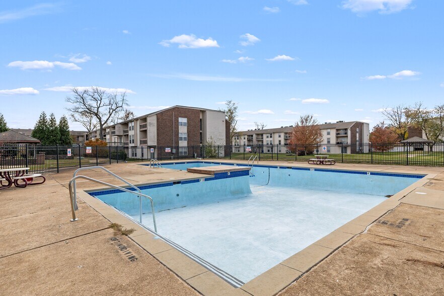 More Photos Of 11065 Dunklin Dr, Saint Louis Apartments For Sale