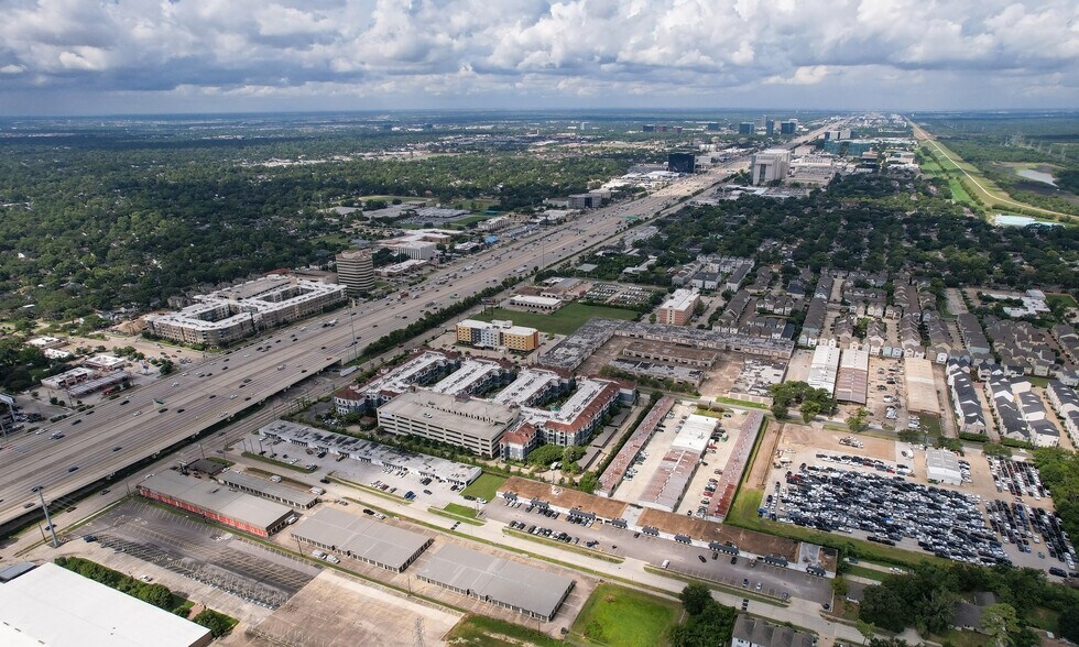 More Photos Of 11020 Katy Fwy, Houston Warehouse For Lease