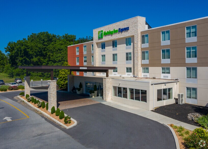 More Photos Of 1715 Plaza Ln, Allentown Hotel For Sale