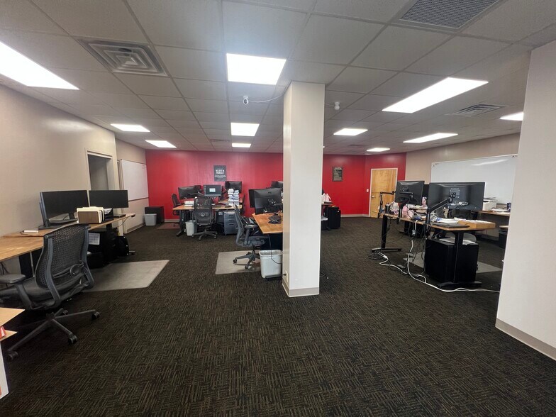 More Photos Of 1065 W Center St, Eureka Warehouse For Lease