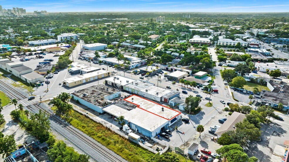 More Photos Of 1160 NE 24th Ct, Wilton Manors Warehouse For Lease