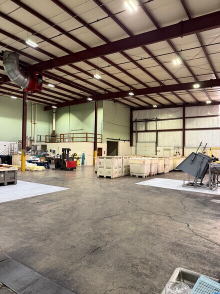 More Photos Of 2730 Cherry Ave NE, Salem Warehouse For Sale