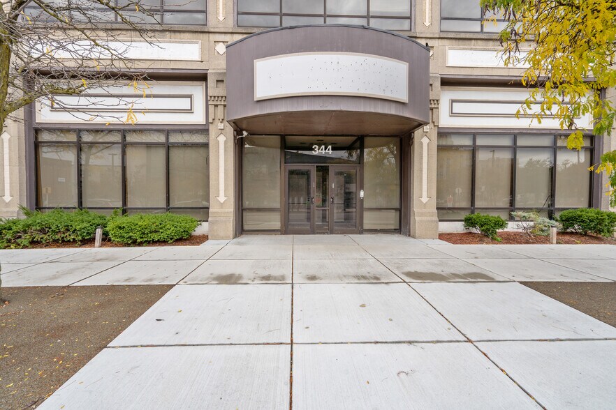More Photos Of 344 W Genesee St, Syracuse Loft Creative Space For Lease