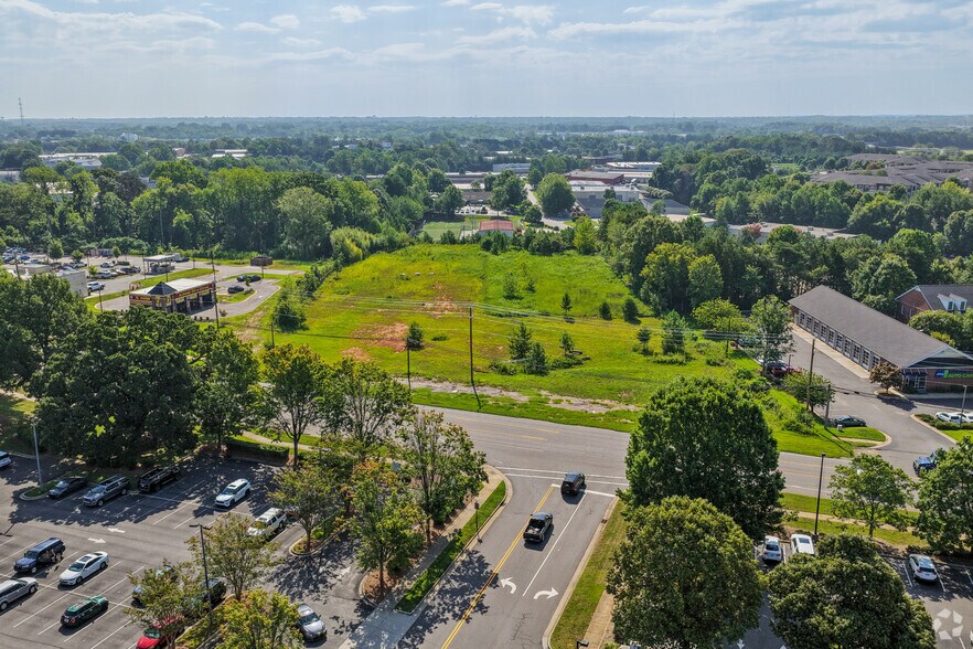 More Photos Of 211 Williamson Rd, Mooresville Land For Sale