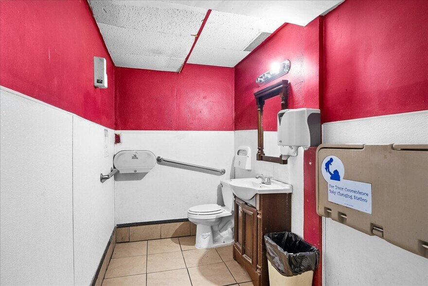 More Photos Of 2400 E 7th St, Long Beach Restaurant For Sale