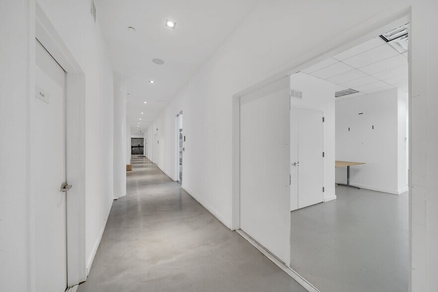 More Photos Of 535-547 W 45th St, New York Loft Creative Space For Lease