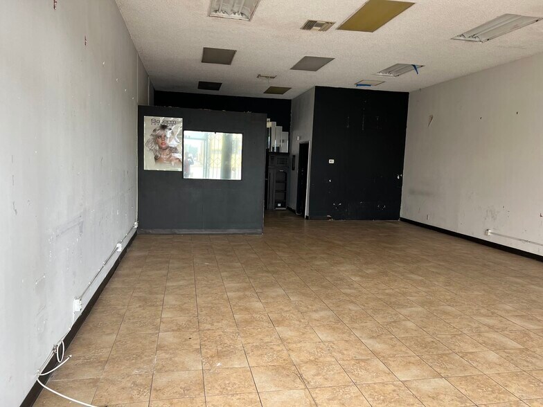 More Photos Of 7625 Eastern Ave, Bell Unknown For Lease