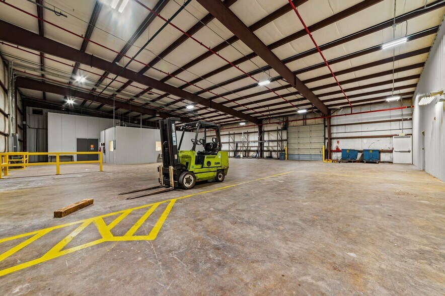More Photos Of 2107 Black Creek Rd SE, Wilson Warehouse For Lease