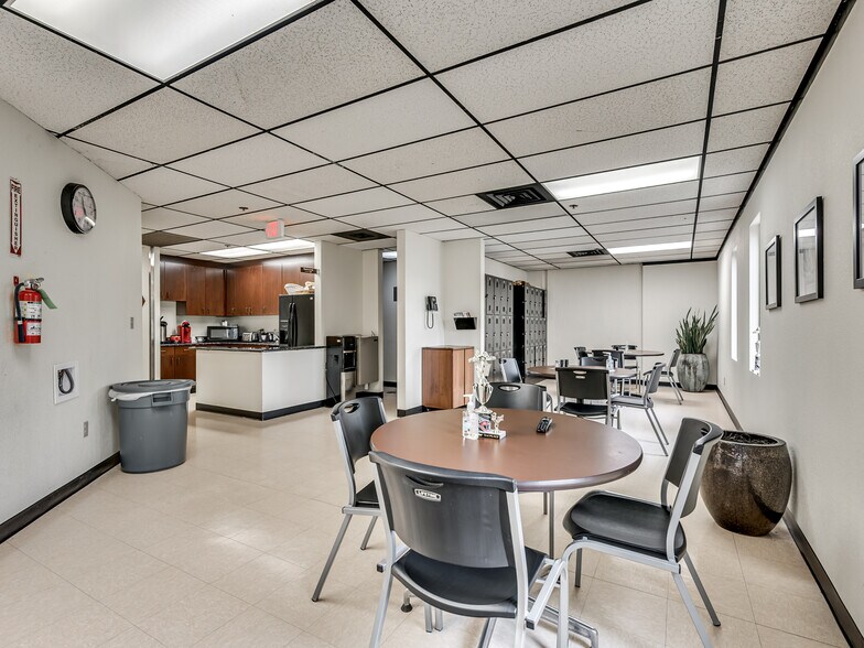 More Photos Of 7608 N Hudson Ave, Oklahoma City Office For Sale