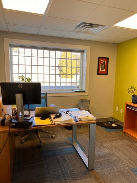 More Photos Of 16 long sands Rd, York Medical For Lease