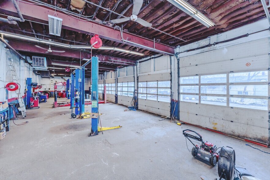 1059 Ulster Ave, Kingston, NY 12401 General Retail For Sale