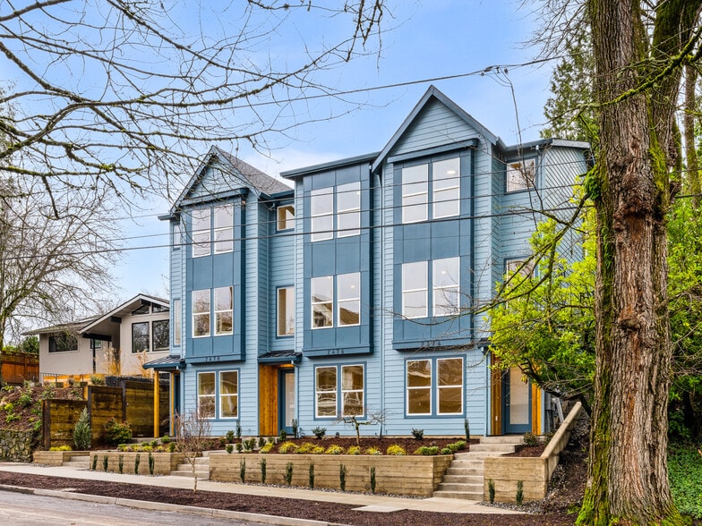Primary Photo Of 2478 SE Lincoln St, Portland Multifamily For Sale