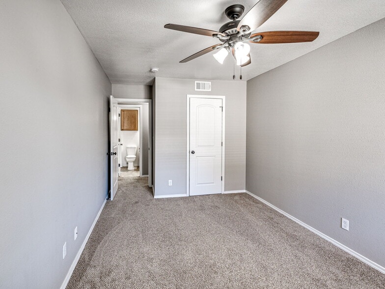 More Photos Of 2302 S 137th East Ave, Tulsa Apartments For Sale