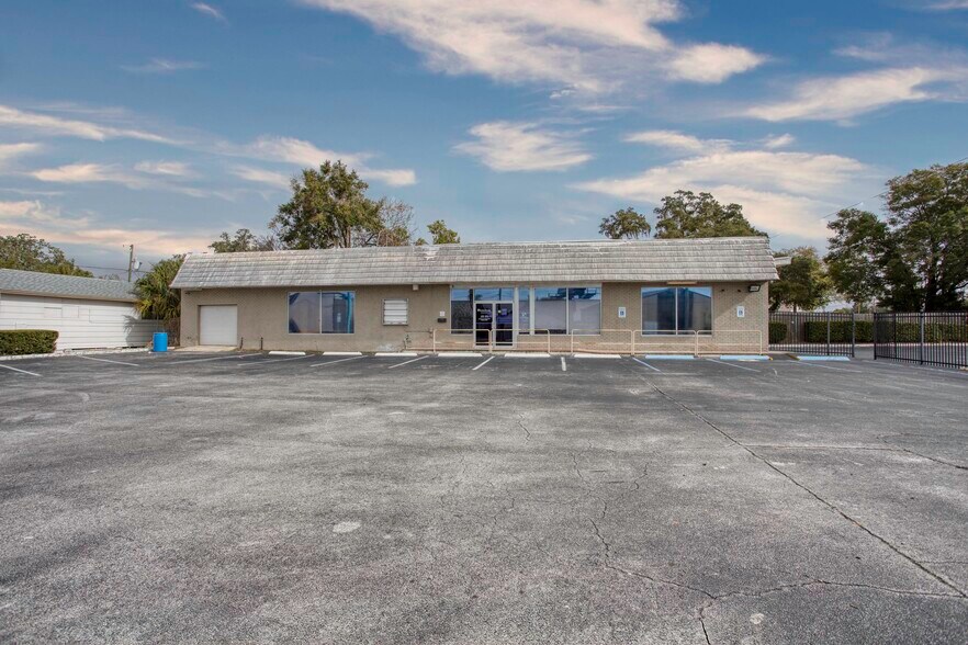 More Photos Of 4401 Edgewater Dr, Orlando Freestanding For Lease