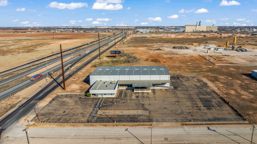More Photos Of 2307 N Tx-289-loop, Lubbock Truck Terminal For Lease
