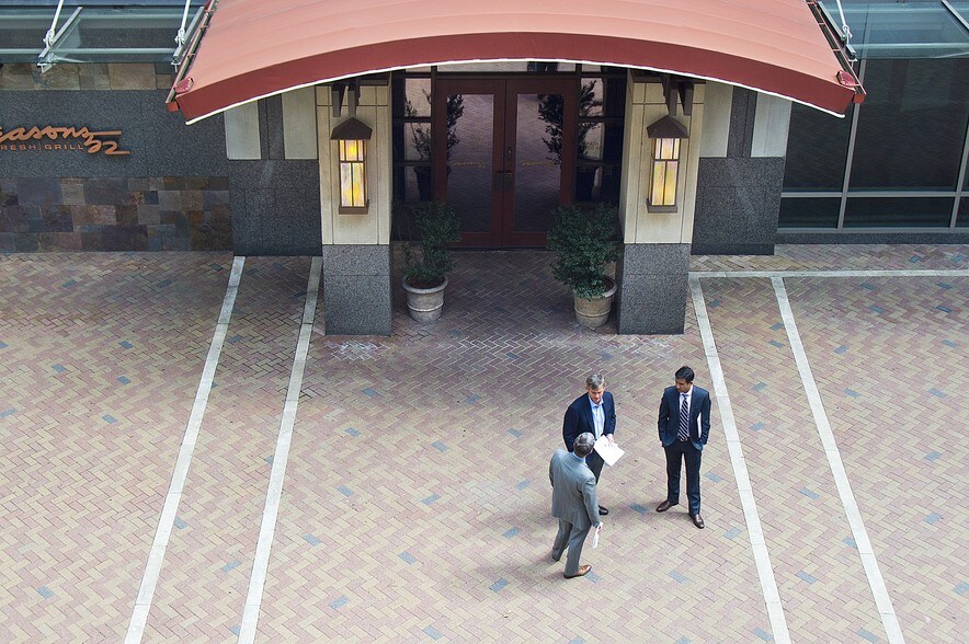 More Photos Of 3060 Peachtree Rd NW, Atlanta Unknown For Lease