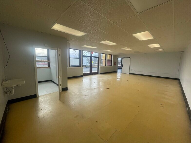 More Photos Of 740 Colonel Ledyard Hwy, Ledyard Storefront For Lease