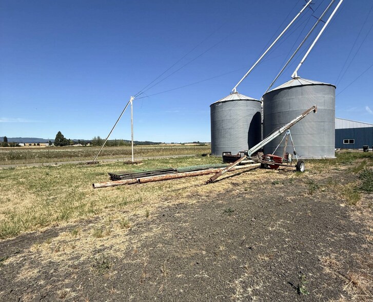 More Photos Of 10755 Highway 22, Dallas Warehouse For Sale