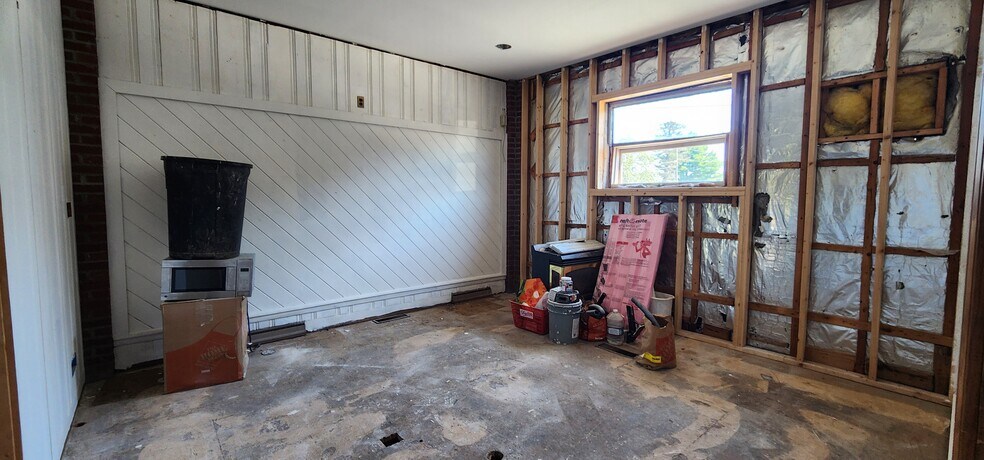 More Photos Of 82 Cold Spring Rd, Monticello Loft Creative Space For Sale