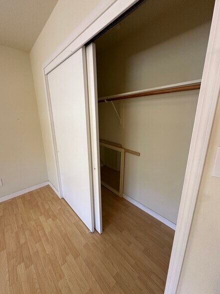 More Photos Of 6738 Greenbay Rd, Arbuckle Land For Lease