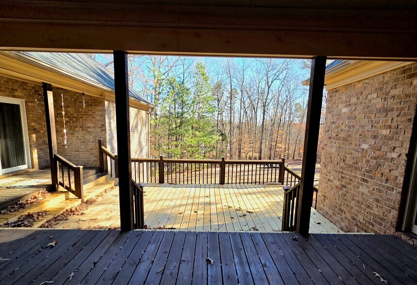 More Photos Of 113 Quiet Cove, Mooresville Office For Lease