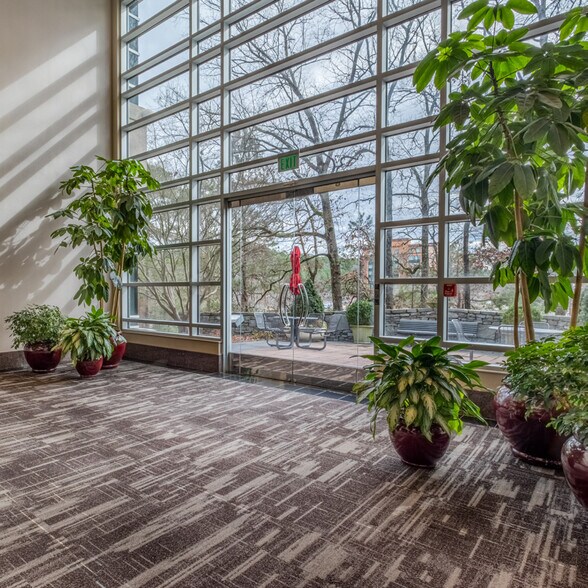 More Photos Of 3595 Grandview Pky, Birmingham Office For Lease
