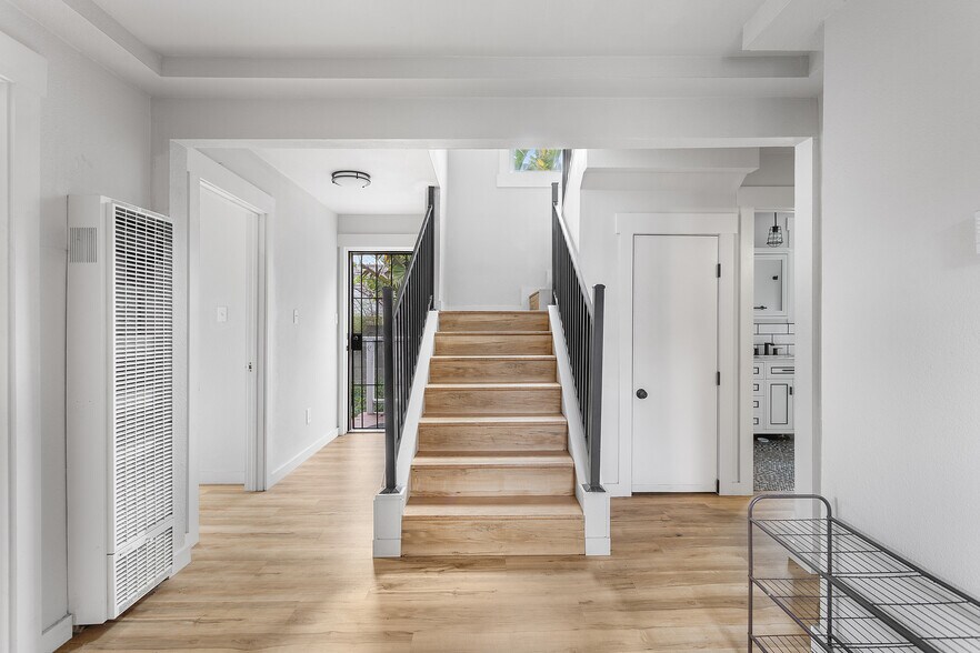 More Photos Of 3031 Chestnut St, Oakland Multifamily For Sale