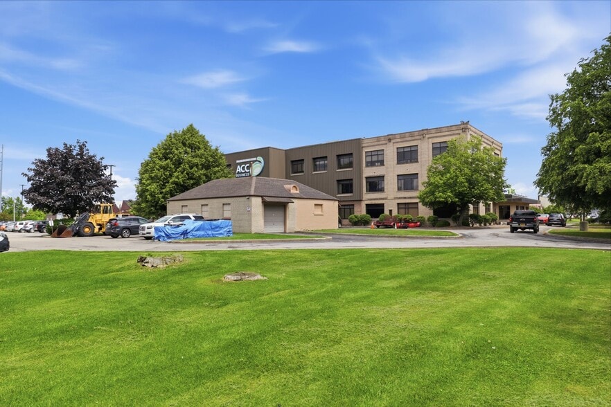 More Photos Of 400 West Ave, Rochester Flex For Sale