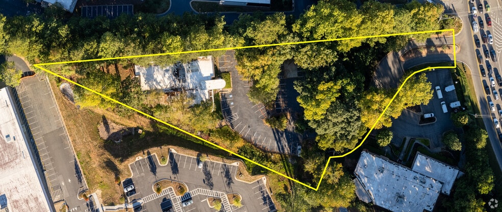 More Photos Of 4898 S Old Peachtree Rd, Peachtree Corners Office For Sale