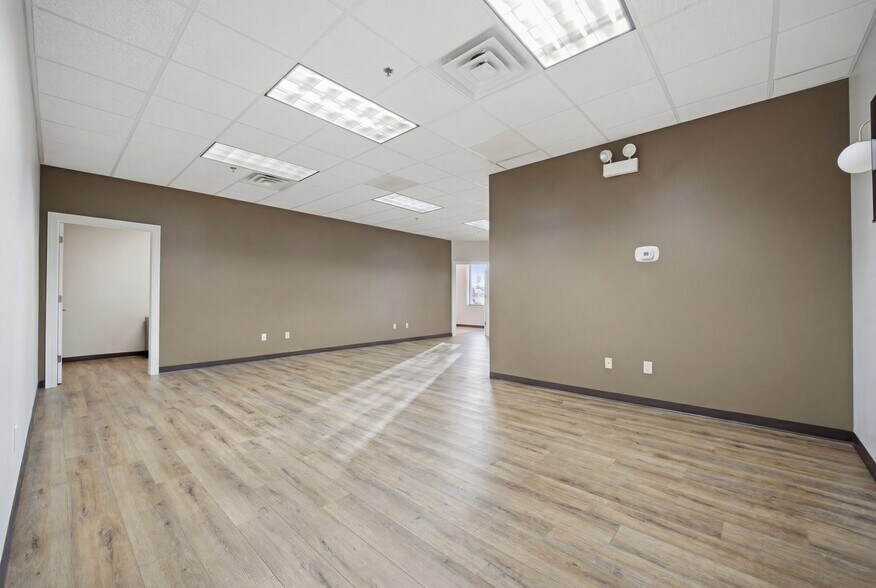 More Photos Of 6475 Washington St, Gurnee Medical For Sale