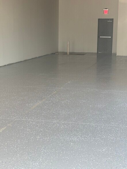 More Photos Of 901 E Harwood Rd, Euless Storefront Retail Office For Lease