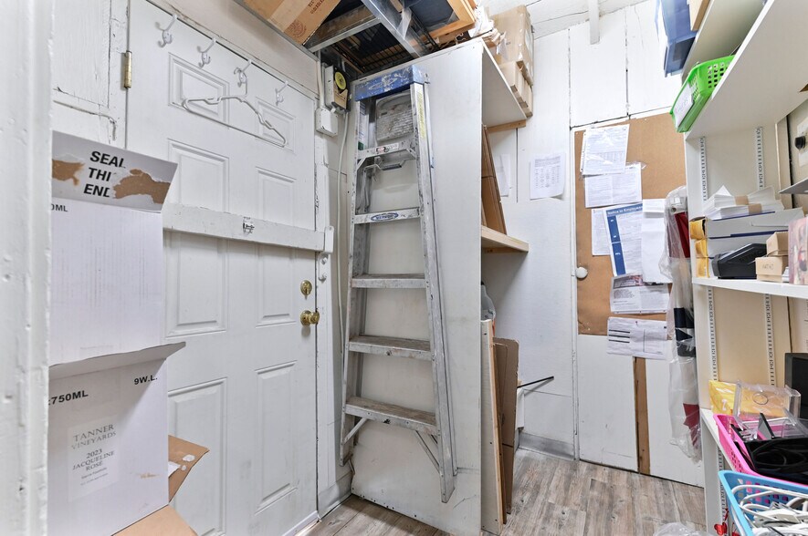 More Photos Of 435 Main St, Murphys General Retail For Sale