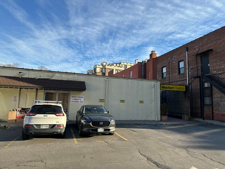 More Photos Of 2092 Boston Post rd, Larchmont General Retail For Lease