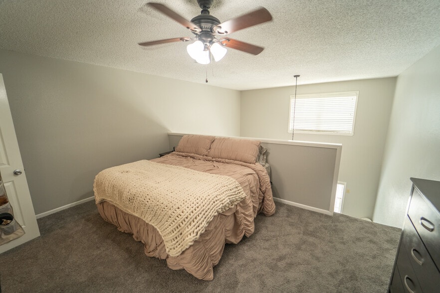 More Photos Of 2112-2114 E Airline Rd, Victoria Apartments For Sale