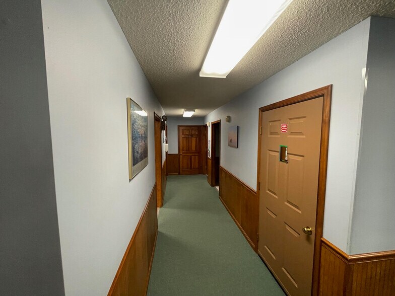 More Photos Of 100 Kings Hwy, Milford Office For Sale