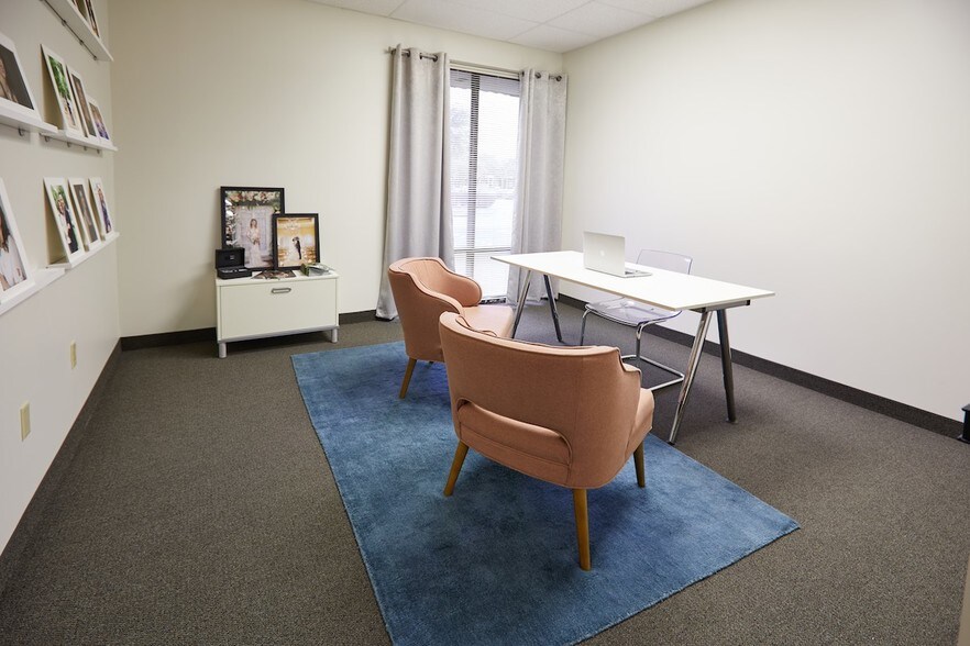 More Photos Of 1202 E Arapaho Rd, Richardson Unknown For Lease