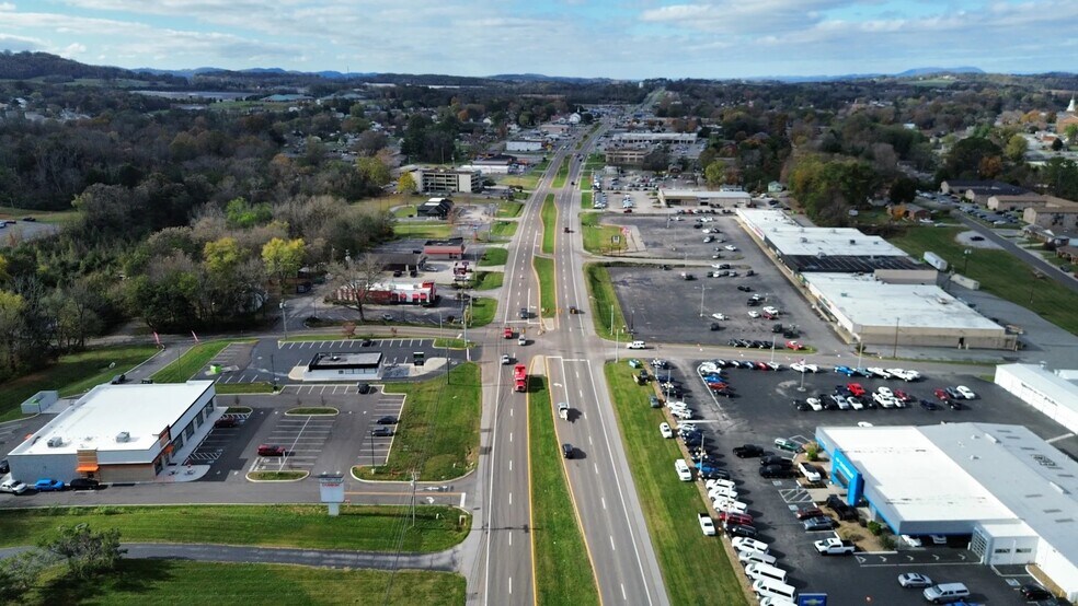 More Photos Of 305 E Broadway Blvd, Jefferson City Storefront Retail Office For Lease