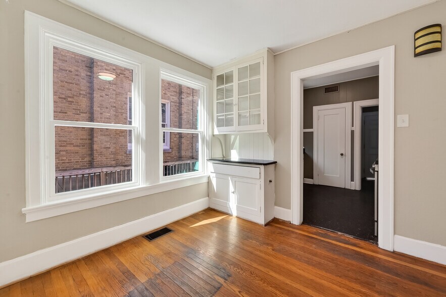 More Photos Of 3410 Austin St, Houston Office Residential For Lease