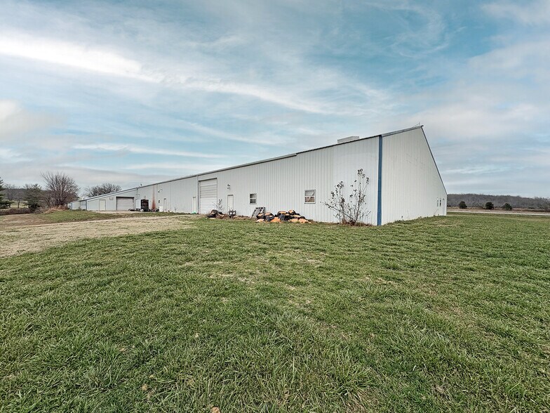 More Photos Of 211 Martingale Dr, Conway Industrial For Lease