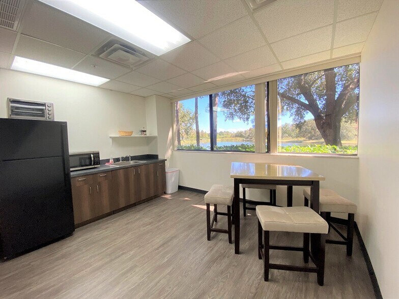 More Photos Of 12425 28th St N, Saint Petersburg Office For Lease